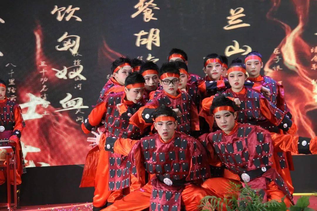 逃离森林湖畔